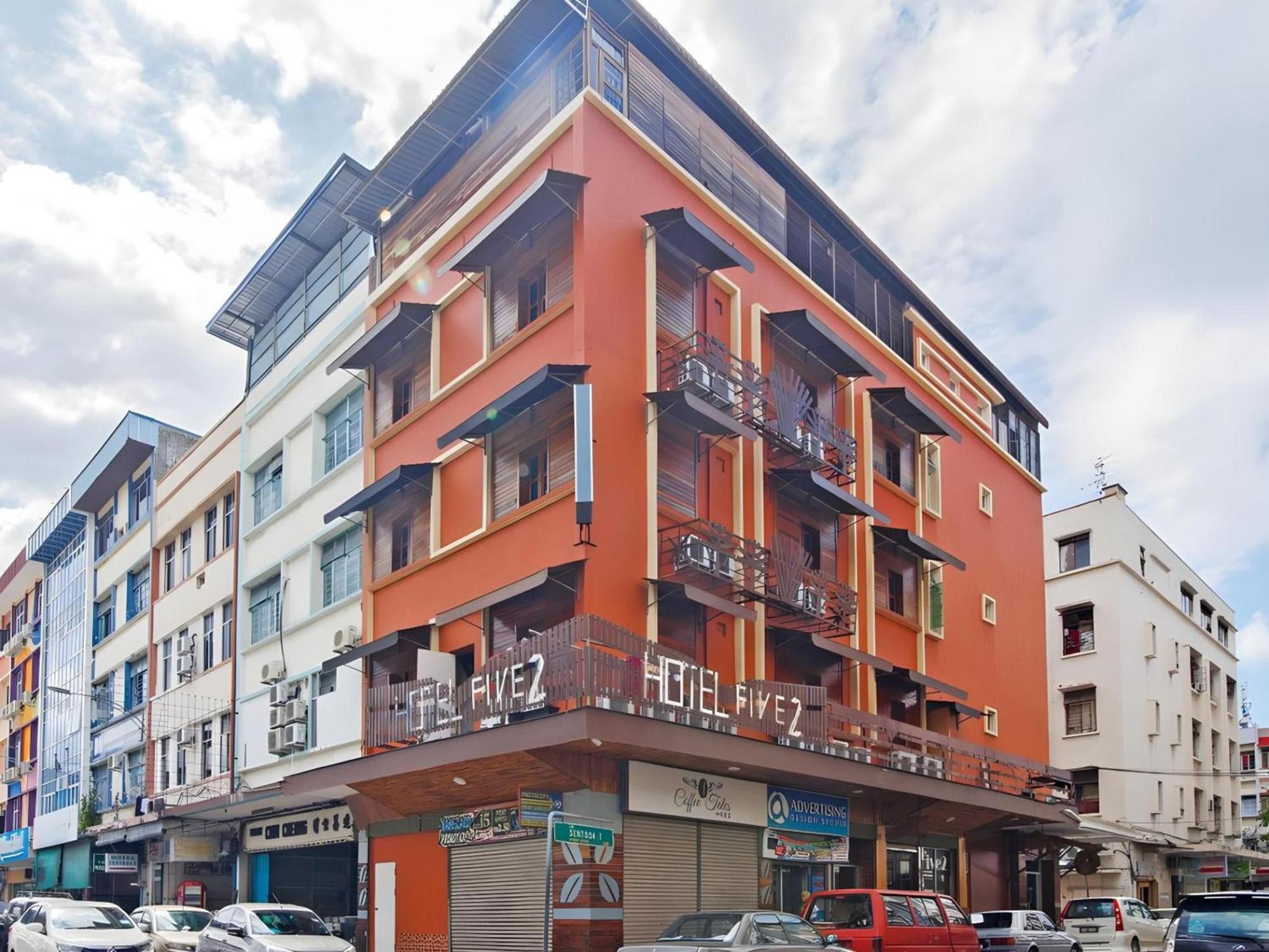 Oyo 210 Hotel Five 2 Kota Kinabalu Exterior photo